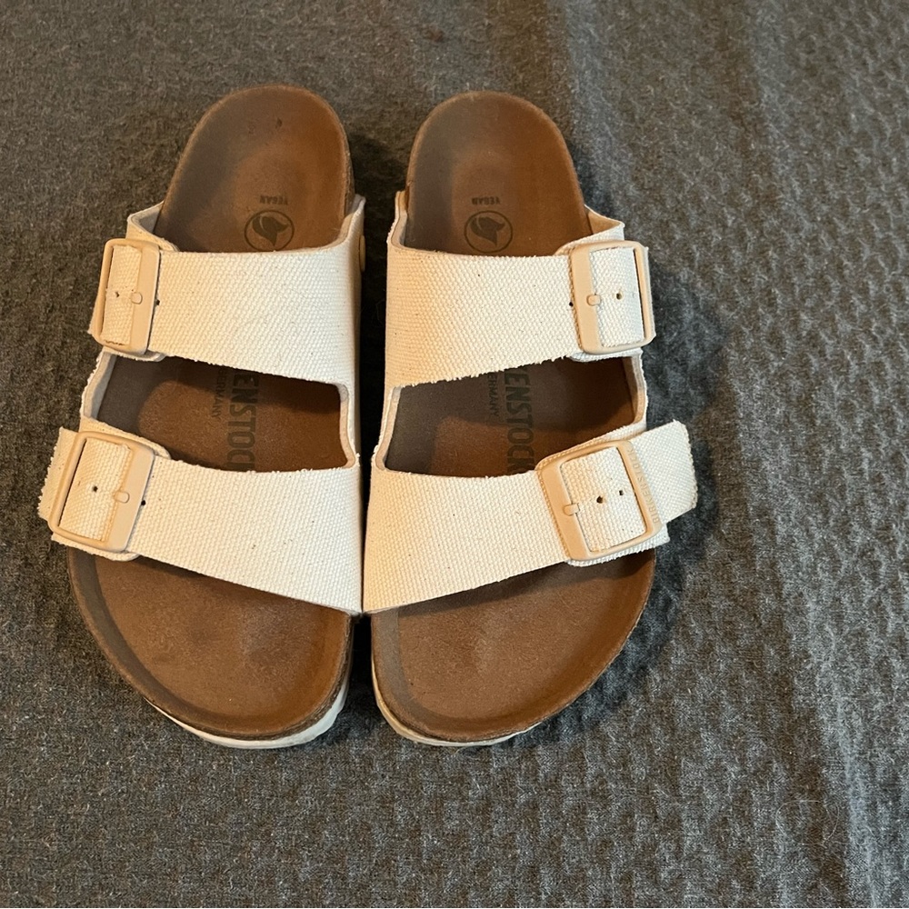 Women’s Birkenstock sandals - only worn 3 times - color is eggshell